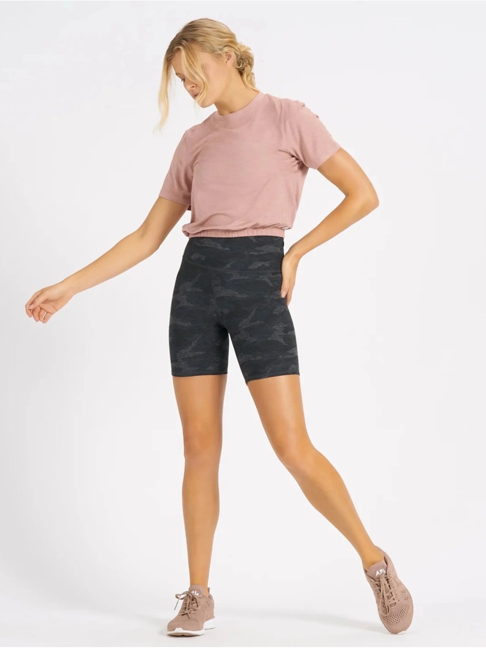 Vuori Clean Elevation Shorty 6”